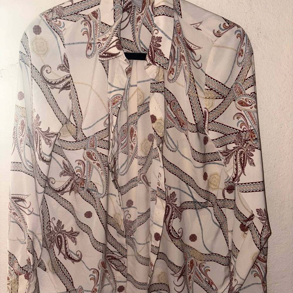 Women’s Paisley Print Blouse - Picture 2 of 3